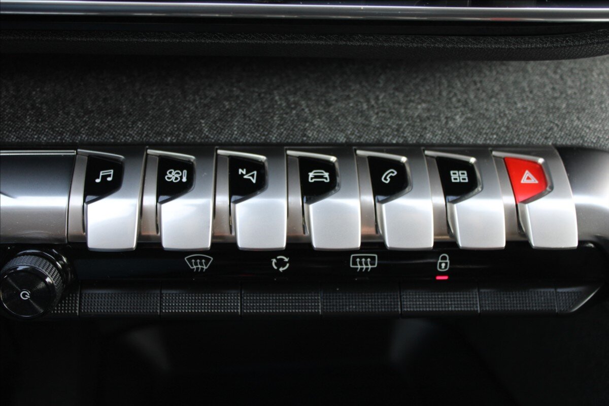 Peugeot 3008 SUV / Terénní 1,2 l 96 kw