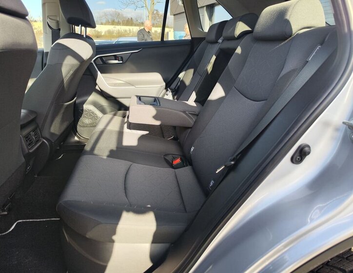 Toyota RAV4 SUV 2,5 l 163 kw