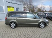 Ford Galaxy 9