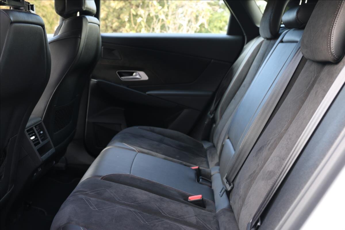 DS Automobiles DS7 Crossback Kombi 2,0 l 130 kw