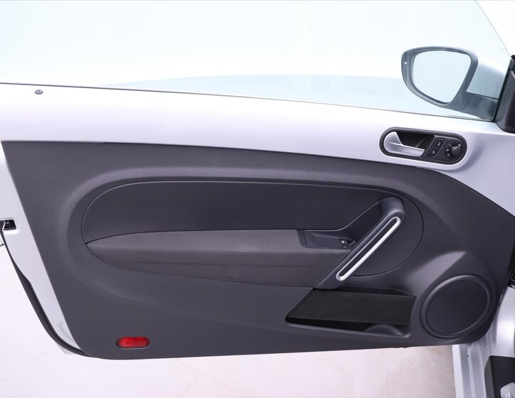 Volkswagen Beetle Hatchback 1,2 l 77 kw