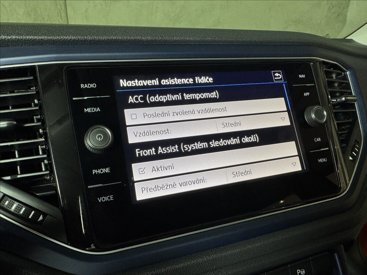 Volkswagen T-Roc SUV 1,5 l 110 kw