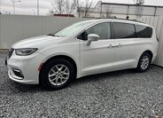 Chrysler Pacifica 3
