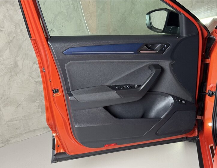 Volkswagen T-Roc SUV 1,5 l 110 kw