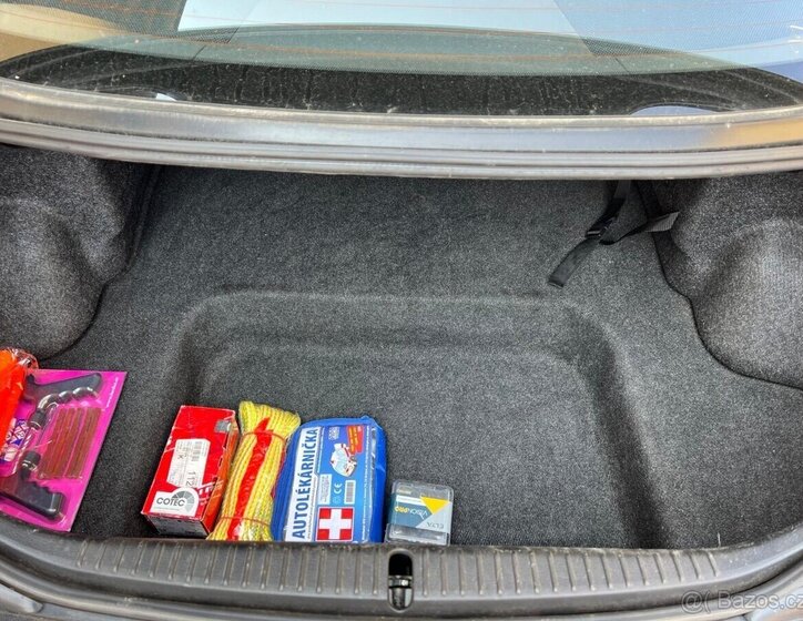 Mazda RX-8 Sedan / Limuzína 0,0 141 kw