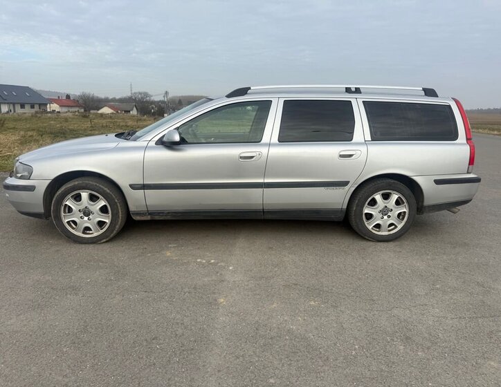 Volvo V70 Kombi 2,5 l 103 kw
