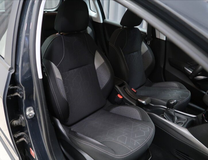 Peugeot 2008 SUV / Terénní 1,2 l 81 kw