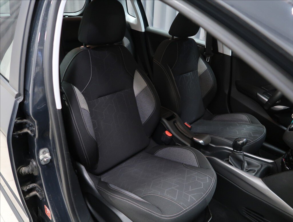 Peugeot 2008 SUV / Terénní 1,2 l 81 kw