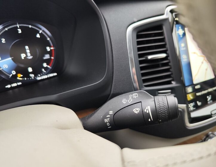 Volvo XC90 SUV 2,0 l 173 kw