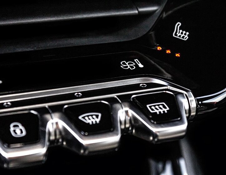 Peugeot 208 Hatchback 1,2 l 74 kw