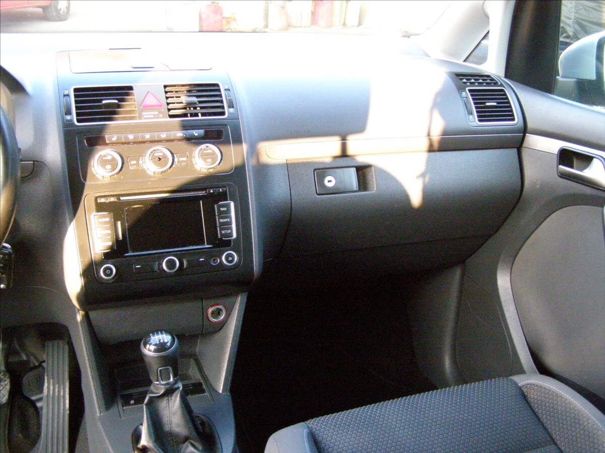 Volkswagen Touran MPV 1,2 l 77 kw