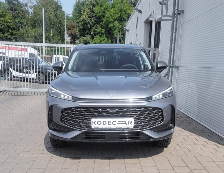 MG HS SUV / Terénní 1,5 l 125 kw