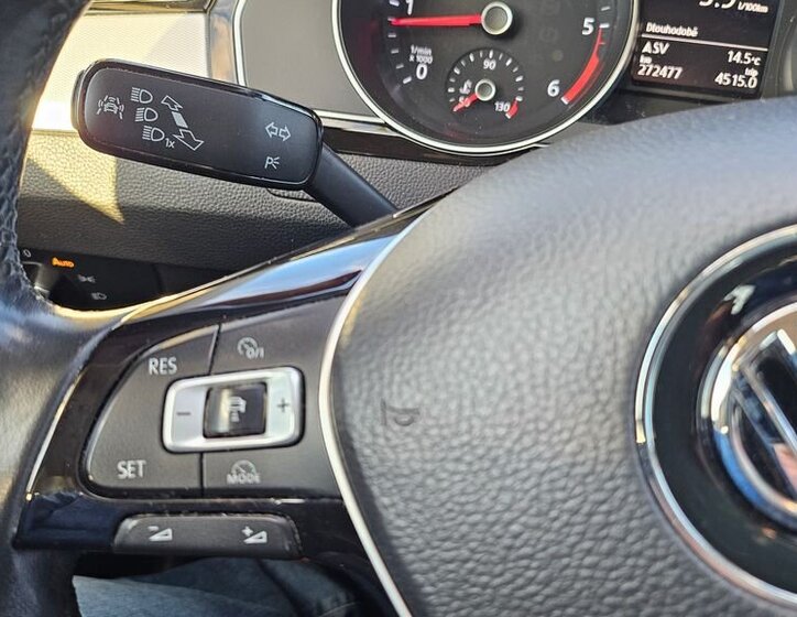 Volkswagen Passat Kombi 1,6 l 88 kw