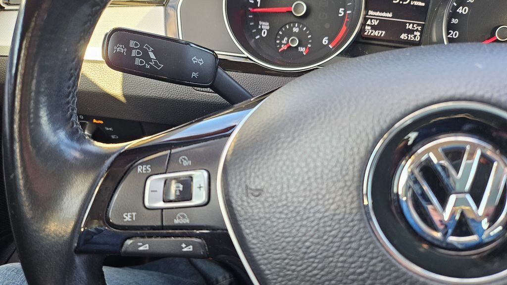 Volkswagen Passat Kombi 1,6 l 88 kw