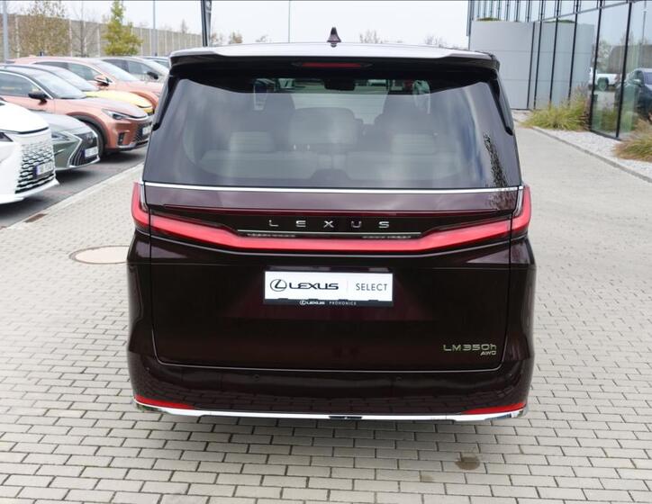Lexus LM 350h 6