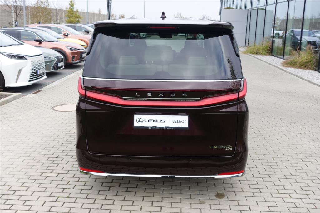 Lexus LM 350h