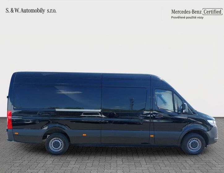 Mercedes-Benz Sprinter 4
