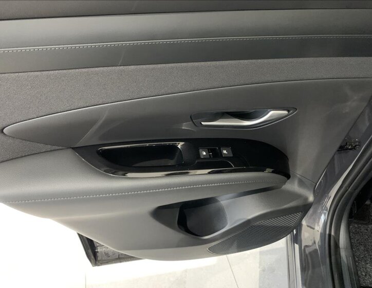 Hyundai Tucson SUV 1,6 l 158 kw