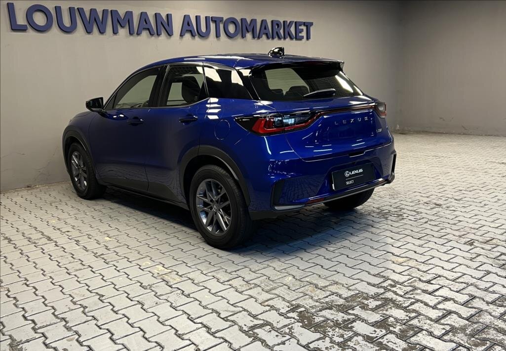 Lexus LBX SUV / Terénní 1,5 l 100 kw
