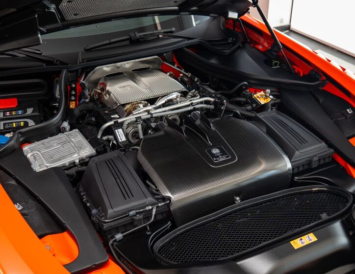 Mercedes-Benz AMG GT 18