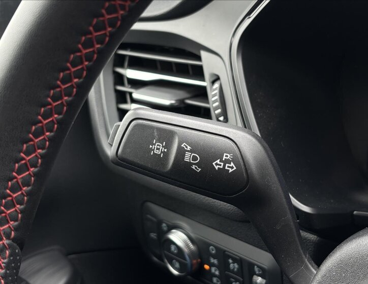 Ford Kuga SUV / Terénní 2,5 l 140 kw