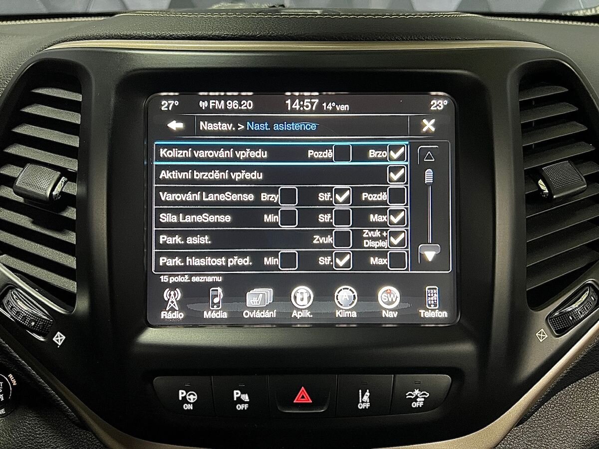 Jeep Cherokee SUV / Terénní 2,0 l 125 kw