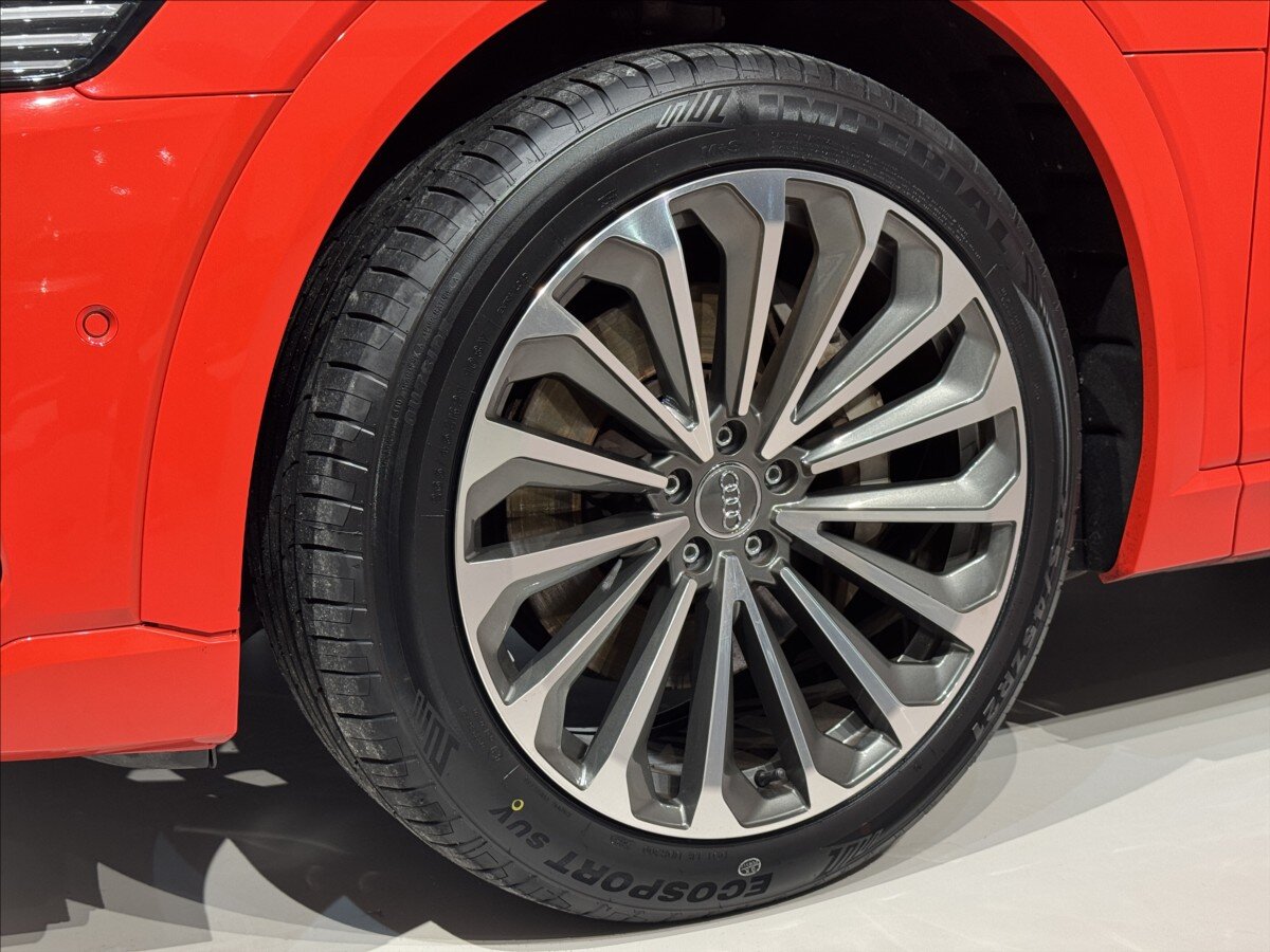 Audi e-tron SUV / Terénní 0,0 300 kw