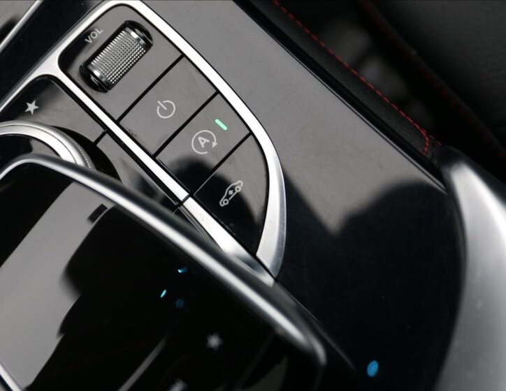 Mercedes-Benz GLC SUV / Terénní 3,0 l 270 kw