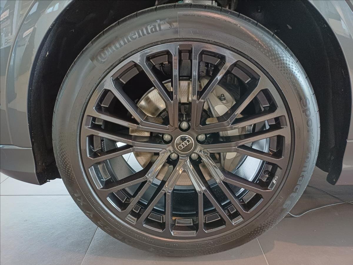 Audi Q8 SUV 3,0 l 210 kw
