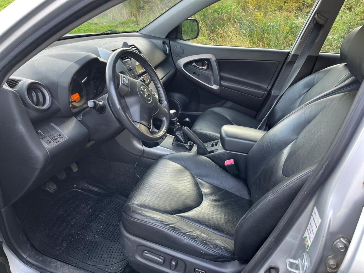 Toyota RAV4 Ostatní 2,2 l 100 kw