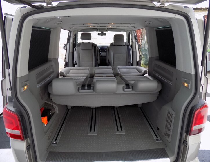 Volkswagen Multivan 23