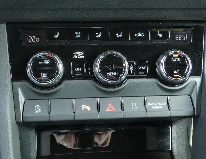 Škoda Karoq SUV / Terénní 1,5 l 110 kw