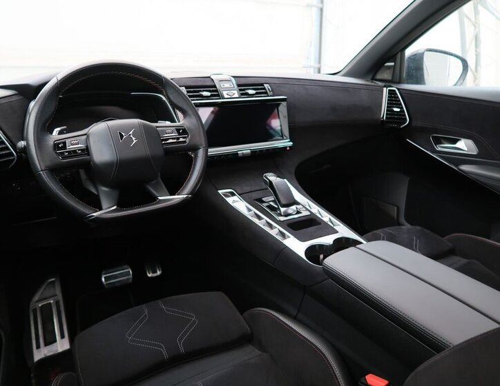 DS Automobiles DS7 Crossback SUV / Terénní 1,6 l 147 kw