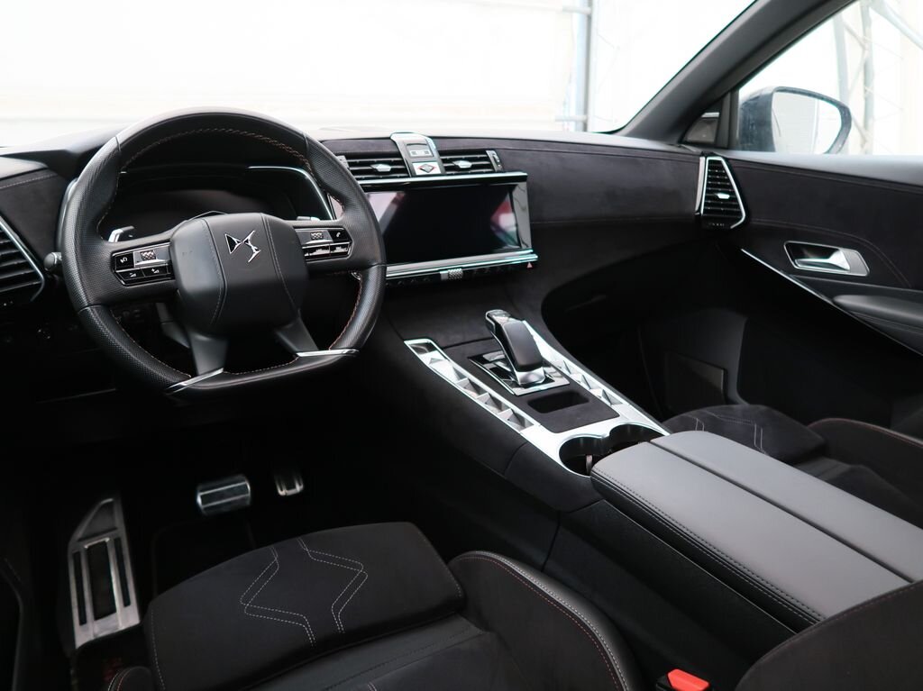 DS Automobiles DS7 Crossback SUV / Terénní 1,6 l 147 kw