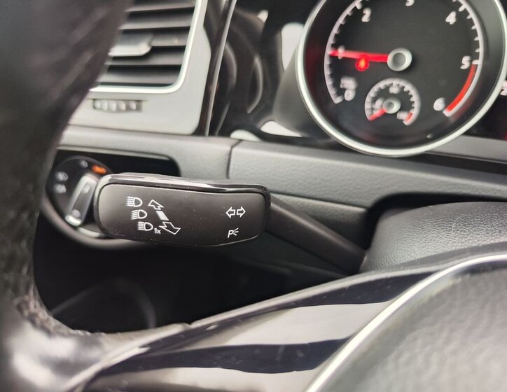 Volkswagen Golf Kombi 1,6 l 77 kw