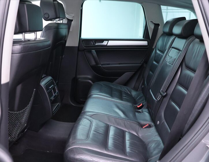 Volkswagen Touareg SUV / Terénní 3,0 l 176 kw