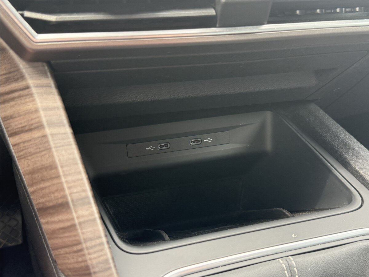 Seat Leon Hatchback 1,5 l 96 kw