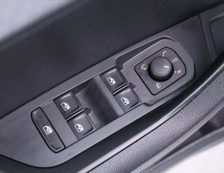 Škoda Karoq SUV / Terénní 2,0 l 110 kw