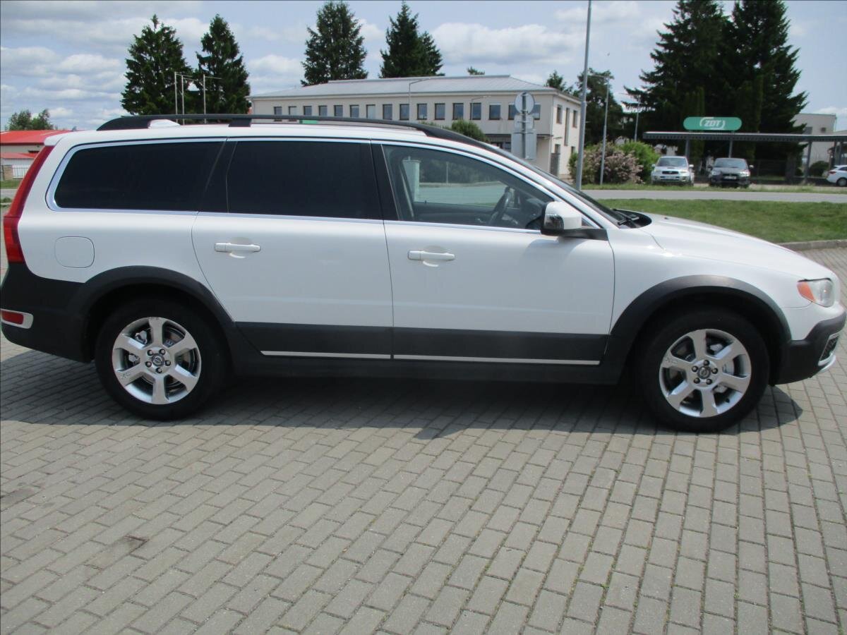 Volvo XC70 Kombi 2,4 l 120 kw