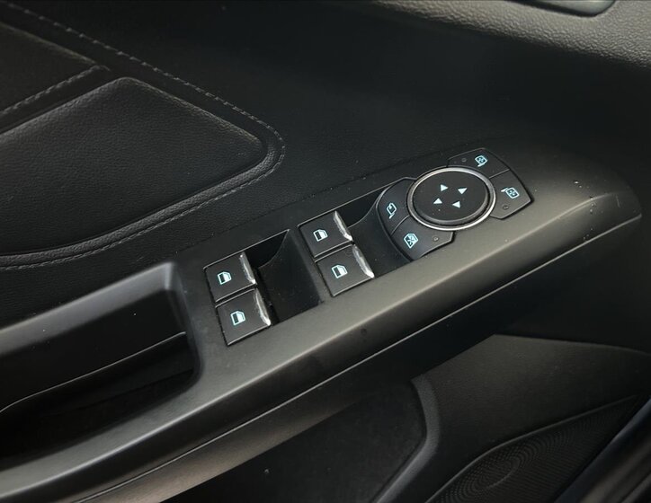 Ford Focus Hatchback 999,0 92 kw