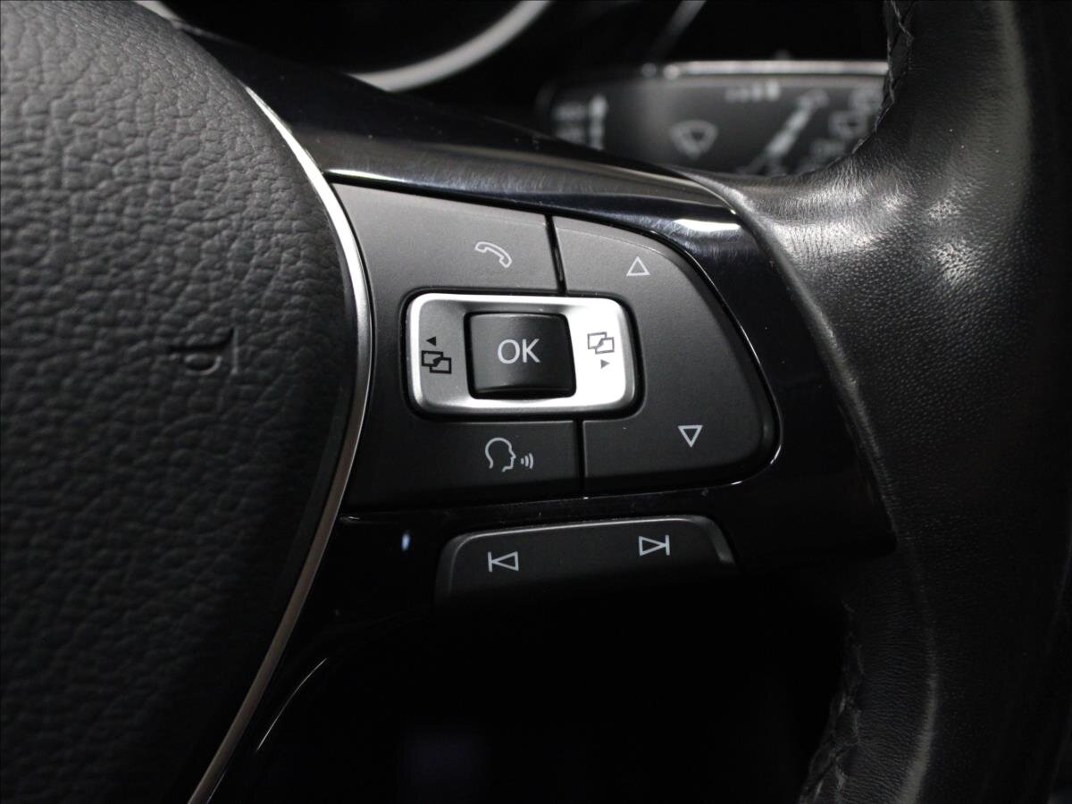 Volkswagen Touran SUV / Terénní 1,4 l 110 kw