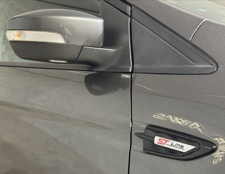 Ford Kuga SUV 2,0 l 178 kw