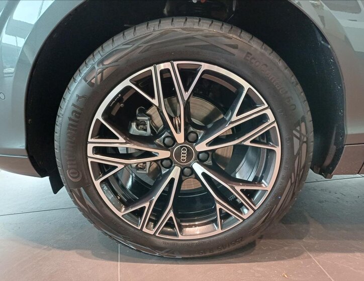 Audi Q3 SUV 1,5 l 110 kw