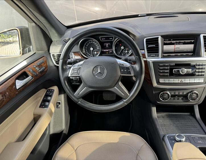 Mercedes-Benz Třídy M 15