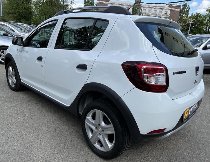 Dacia Sandero 10