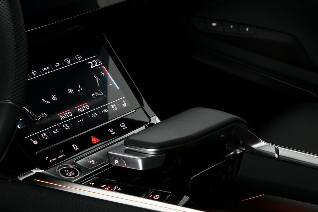 Audi e-tron SUV 0,0 300 kw