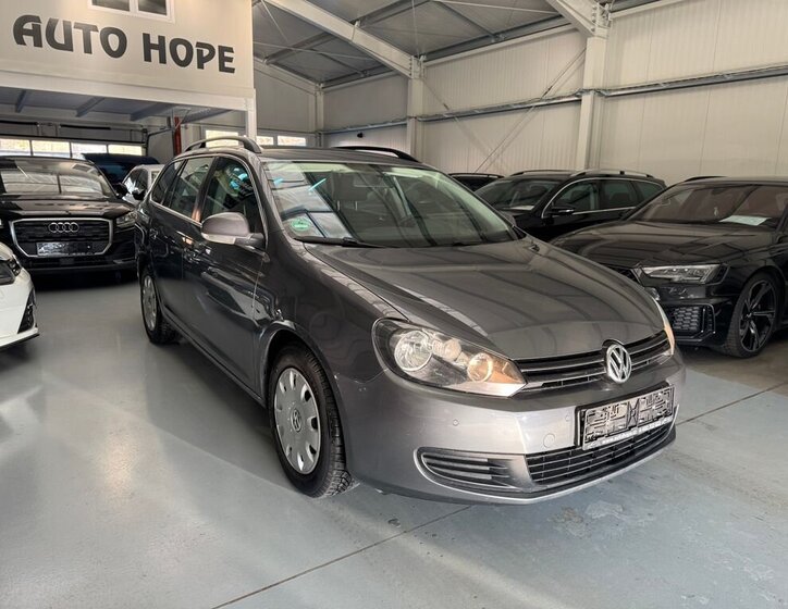 Volkswagen Golf Kombi 1,6 l 77 kw