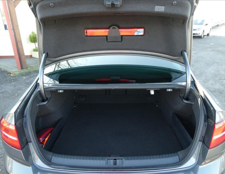 Volkswagen Passat 16