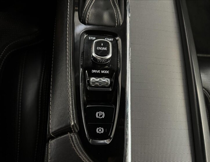 Volvo XC90 SUV 2,0 l 173 kw