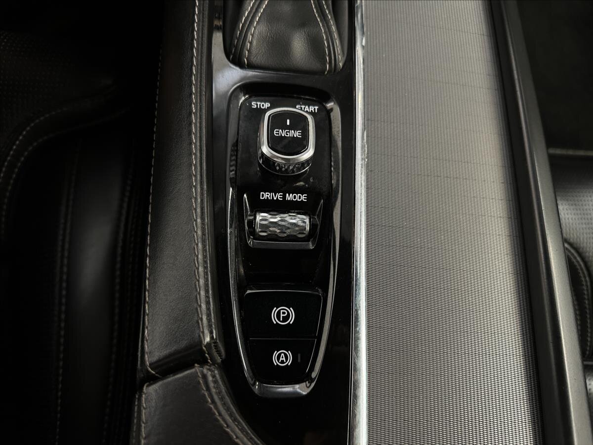 Volvo XC90 SUV 2,0 l 173 kw